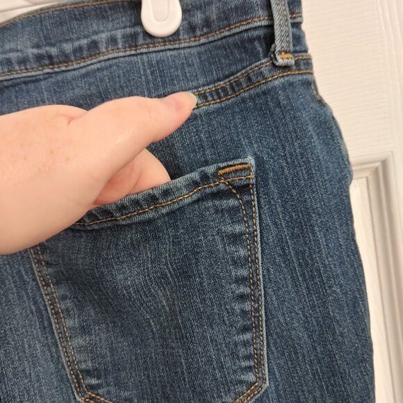 Curvy Jeans 5 - Picture 7 of 8